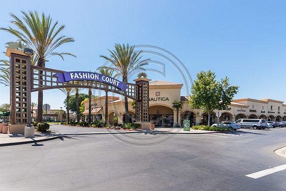 Outlet Mall, Fashion Court, plain sky